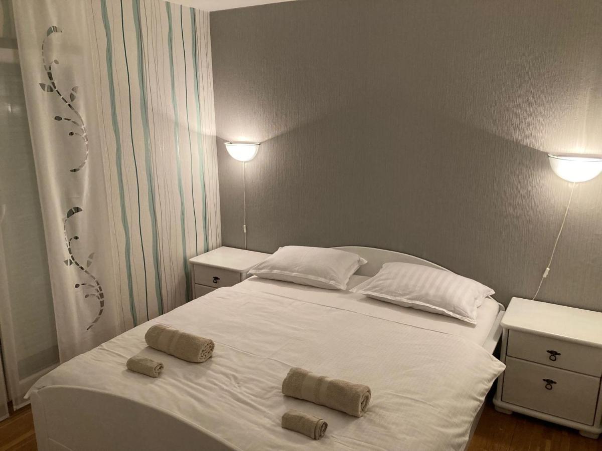 Apartment Lovre I *