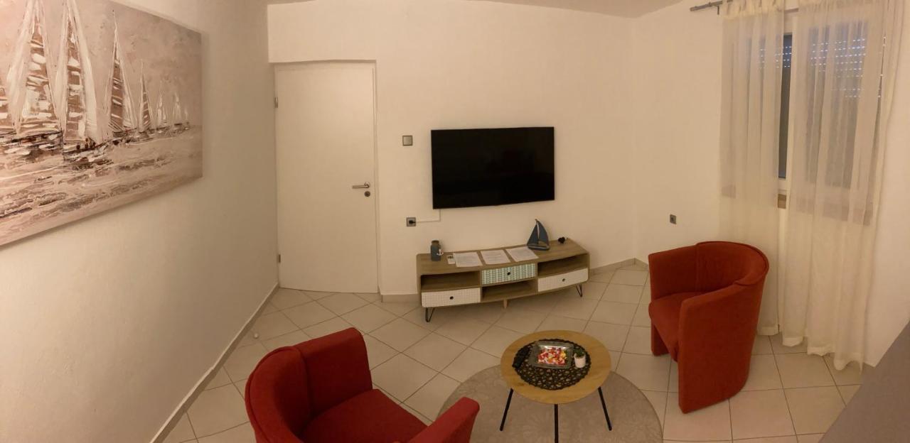 Lovre I Apartment